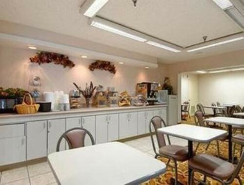 Hotel Super 8 Florida Mall
