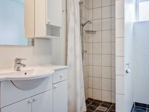 Four-bedroom Holiday Home In Nex� 11