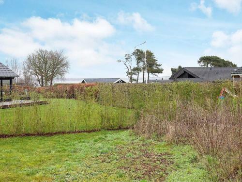 Three-bedroom Holiday Home In J�gerspris 1
