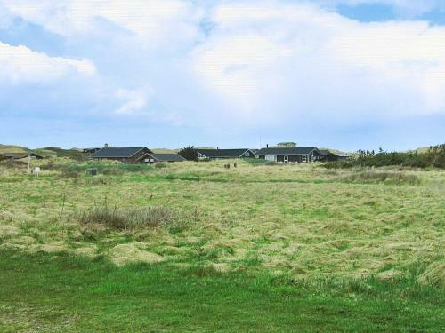 Three-bedroom Holiday Home In L�kken 73