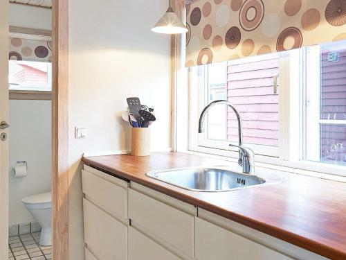 Two-bedroom Holiday Home In Gudhjem 1