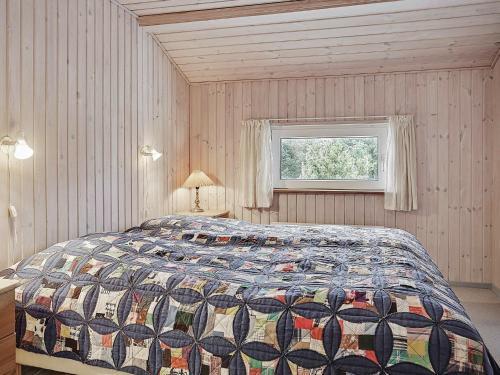 Three-bedroom Holiday Home In L�kken 11