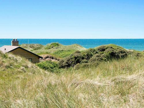 Three-bedroom Holiday Home In L�kken 18