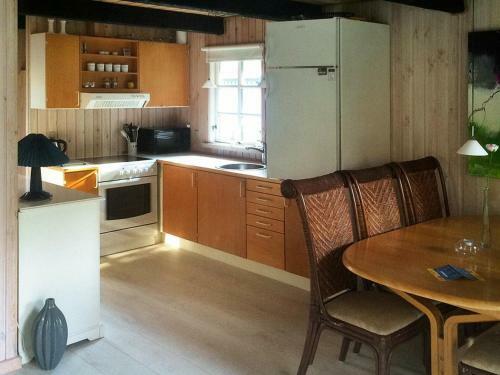 Three-bedroom Holiday Home In Hals 28