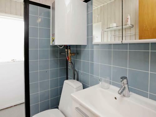 Three-bedroom Holiday Home In Hals 38