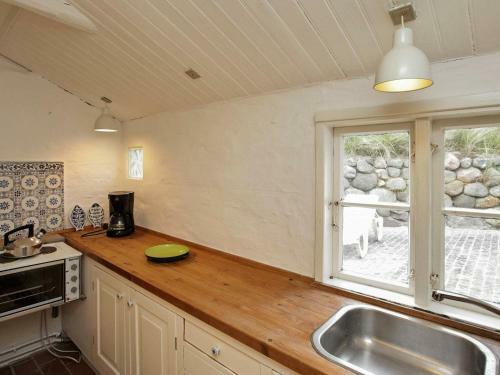 Three-bedroom Holiday Home In L�kken 67