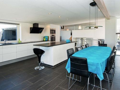 Four-bedroom Holiday Home In L�kken 19