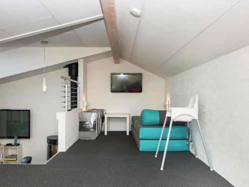 Four-bedroom Holiday Home In L�kken 19