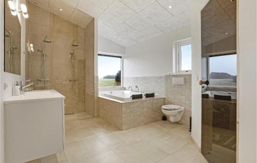 Three-bedroom Holiday Home L�kken With A Fireplace 07