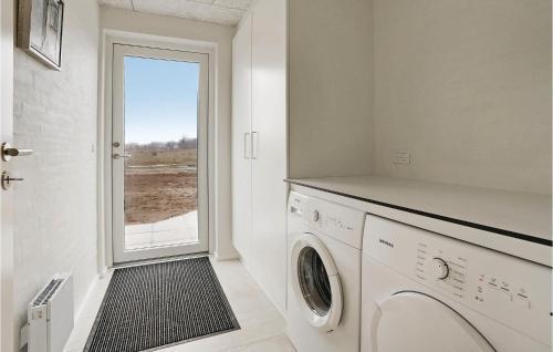 Three-bedroom Holiday Home L�kken With A Fireplace 07