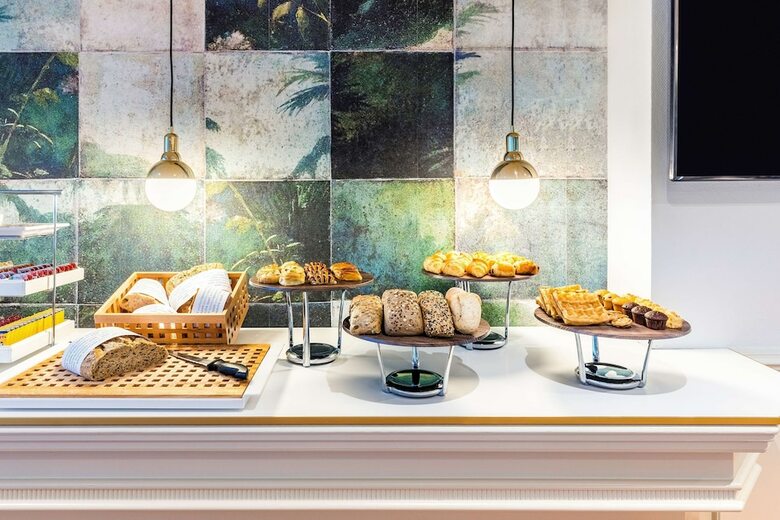 Hotel NH Brussels St�phanie