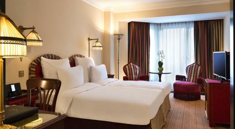 Hotel Warwick Barsey