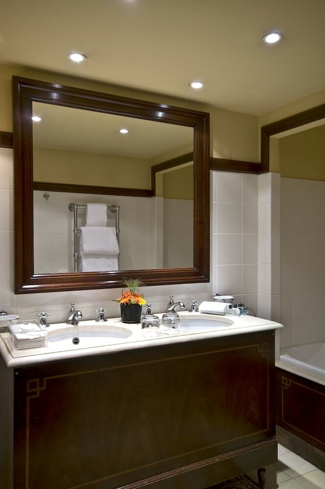 Hotel Warwick Barsey