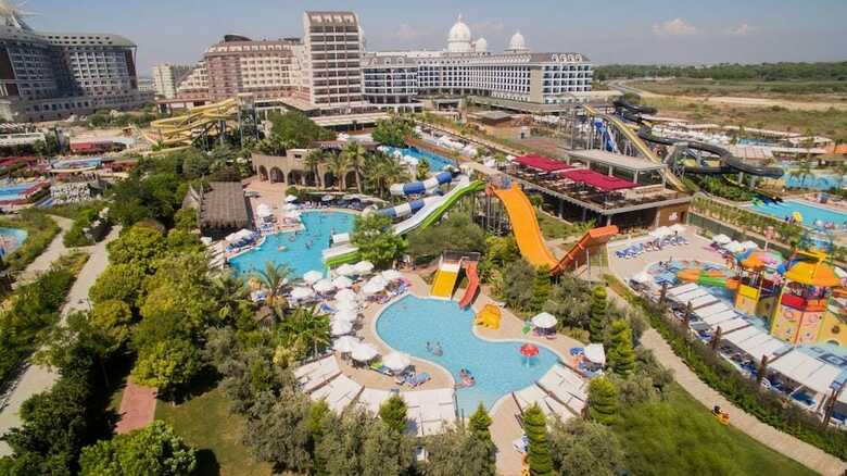 Hotel Saturn Palace Resort
