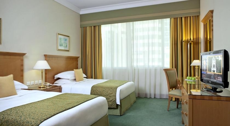 Hotel Al Maha Rotana Suites