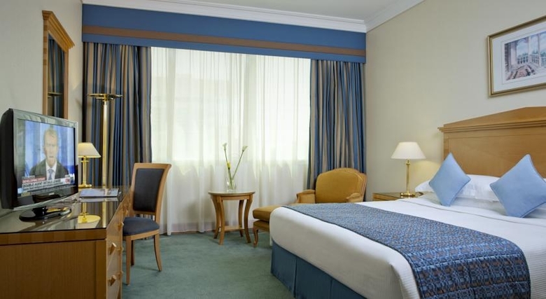 Hotel Al Maha Rotana Suites
