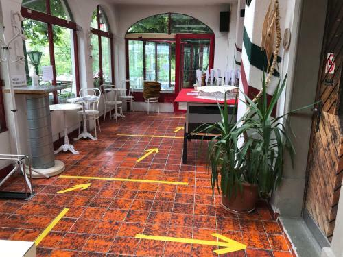Hostal Guest House Pizzeria Pazza Da Gianni