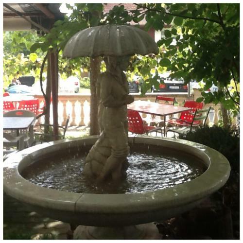 Hostal Guest House Pizzeria Pazza Da Gianni