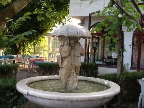 Hostal Guest House Pizzeria Pazza Da Gianni