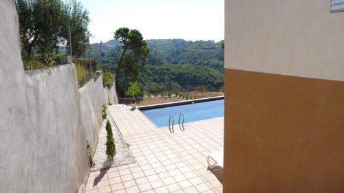 Gran Casa Con Piscina En Abrera