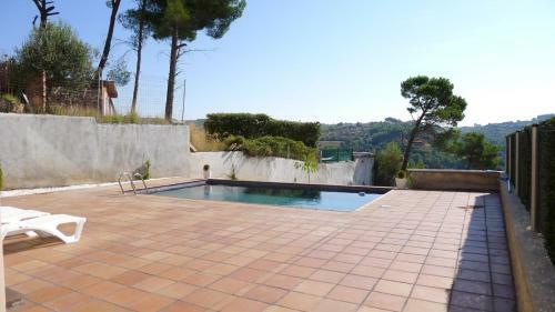 Gran Casa Con Piscina En Abrera