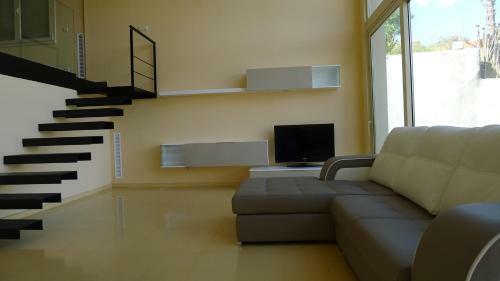 Gran Casa Con Piscina En Abrera