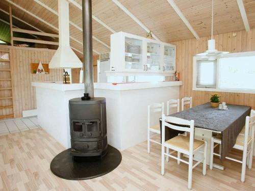 Three-bedroom Holiday Home In Bindslev 1