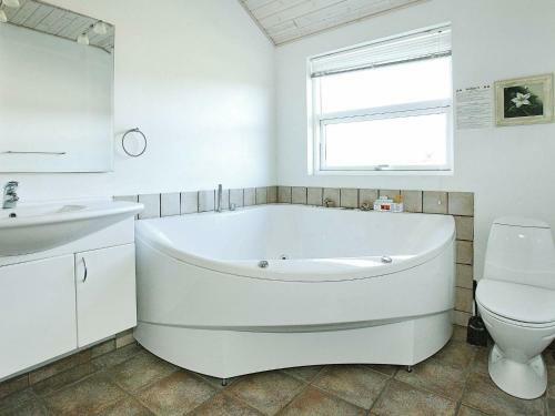 Four-bedroom Holiday Home In Hadsund 13