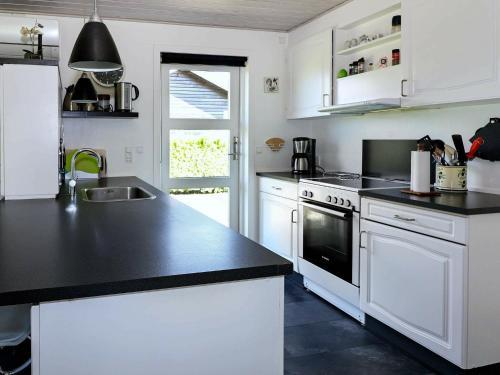 Five-bedroom Holiday Home In Hadsund 1