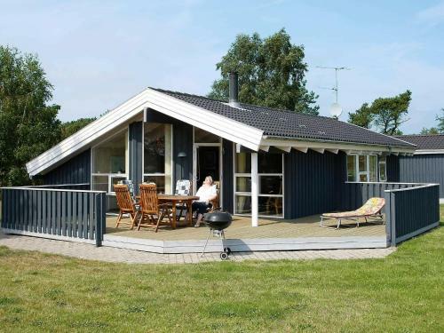 Three-bedroom Holiday Home In S�by 8