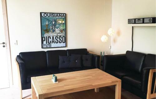Three-bedroom Holiday Home Hadsund With A Fireplace 08