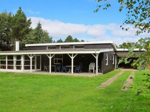 Four-bedroom Holiday Home In Hals 2