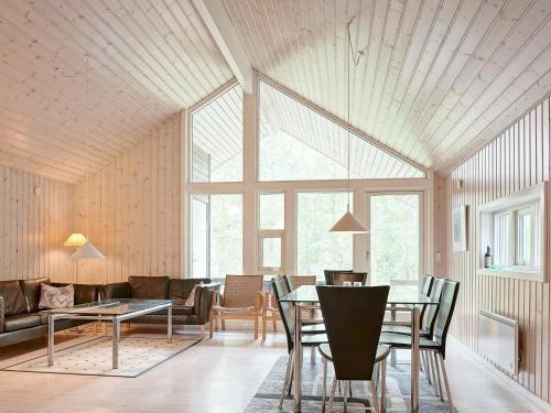 Three-bedroom Holiday Home In Nex� 8