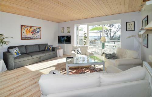 Two-bedroom Apartment Stege 0 03