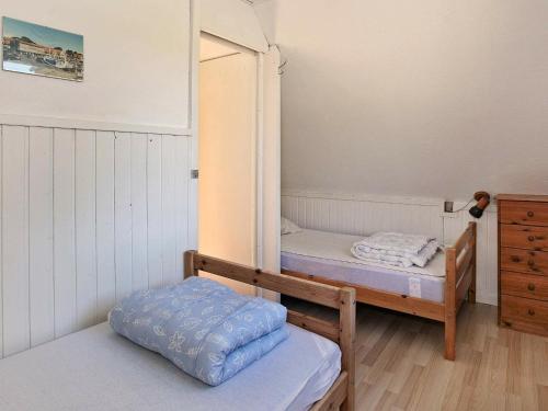 Two-bedroom Holiday Home In Svaneke 5