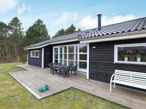 Three-bedroom Holiday Home In L�gst�r 6