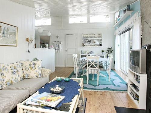 Three-bedroom Holiday Home In L�gst�r 7