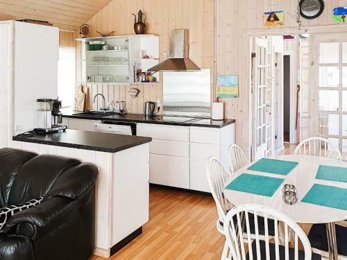 Two-bedroom Holiday Home In Frederikshavn 4