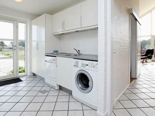 Four-bedroom Holiday Home In Hanstholm 1