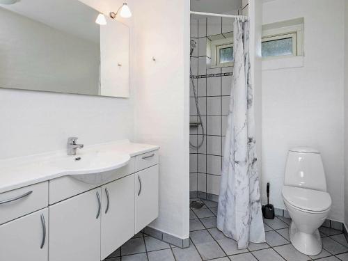 Four-bedroom Holiday Home In Hanstholm 1