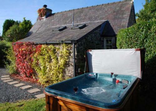 Primrose Cottage III