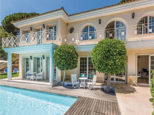 Six-bedroom Holiday Home Cabrils With Sea View 05