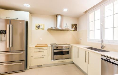 Six-bedroom Holiday Home Cabrils With Sea View 05