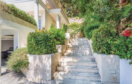 Six-bedroom Holiday Home Cabrils With Sea View 05