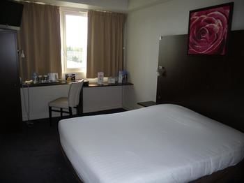 Hotel Kyriad Massy