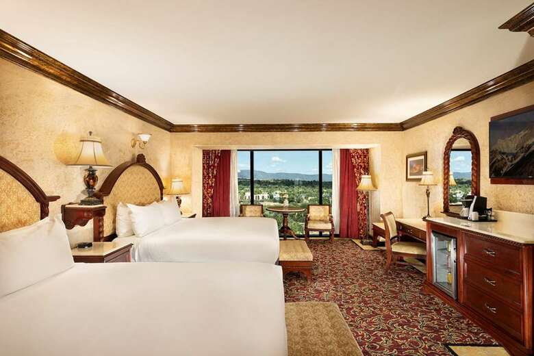 Hotel Peppermill Resort  Casino