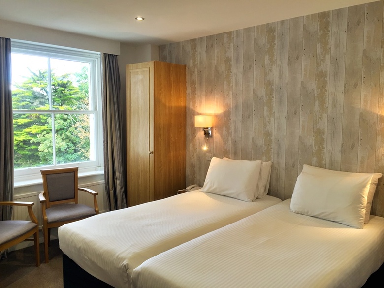 The Cliffeside Hotel