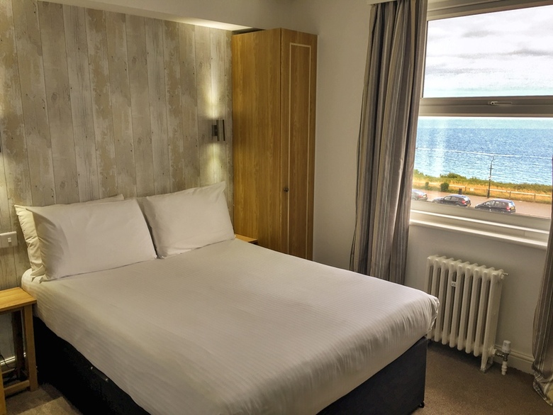 The Cliffeside Hotel