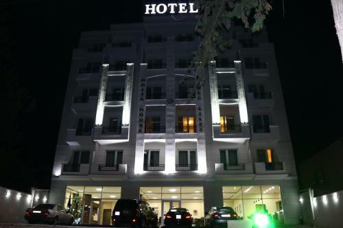White House Hotel