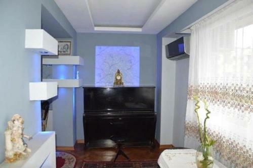Akaki's Apartment